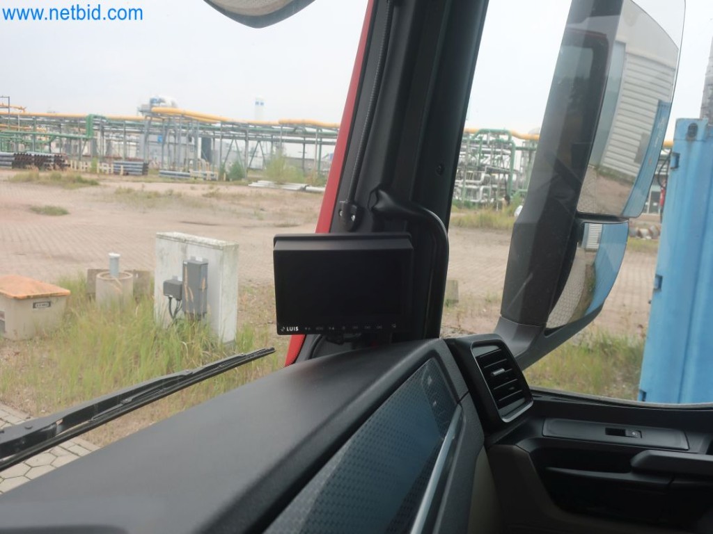 Plants for the production and storage of mineral oil products as well as input and finished products for the production of lubricants-17