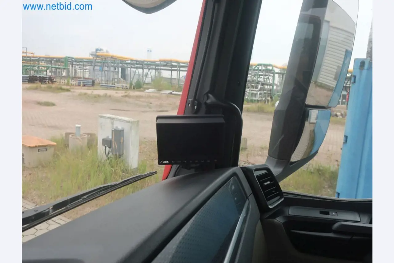 Zakłady produkcji i magazynowania mineralnych produktów olejowych, jak również surowców i produktów gotowych do produkcji smarów.-17