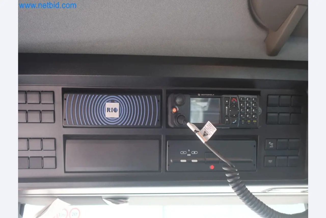 Zakłady produkcji i magazynowania mineralnych produktów olejowych, jak również surowców i produktów gotowych do produkcji smarów.-18