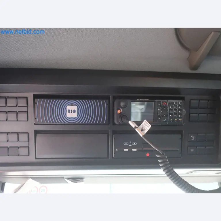 Zakłady produkcji i magazynowania mineralnych produktów olejowych, jak również surowców i produktów gotowych do produkcji smarów.-18