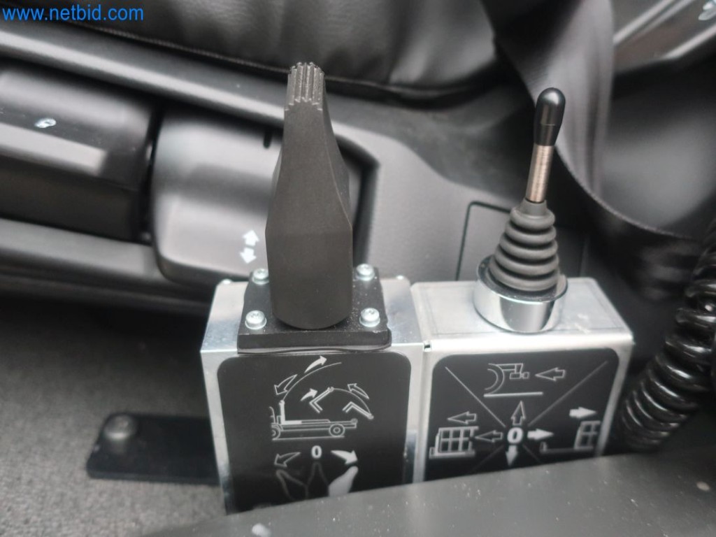 Plants for the production and storage of mineral oil products as well as input and finished products for the production of lubricants-25