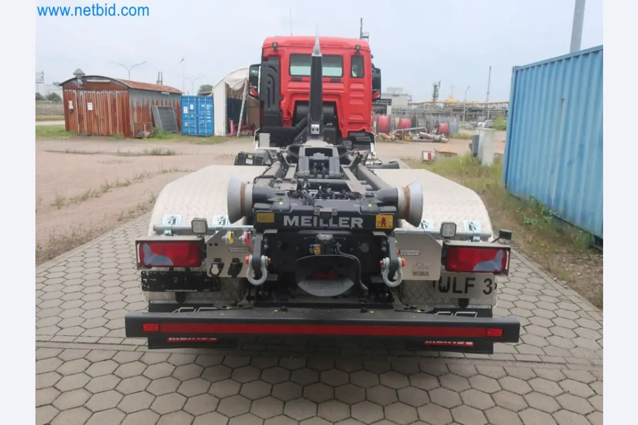 Zakłady produkcji i magazynowania mineralnych produktów olejowych, jak również surowców i produktów gotowych do produkcji smarów.-6