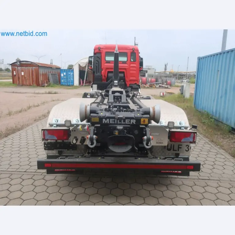 Zakłady produkcji i magazynowania mineralnych produktów olejowych, jak również surowców i produktów gotowych do produkcji smarów.-6