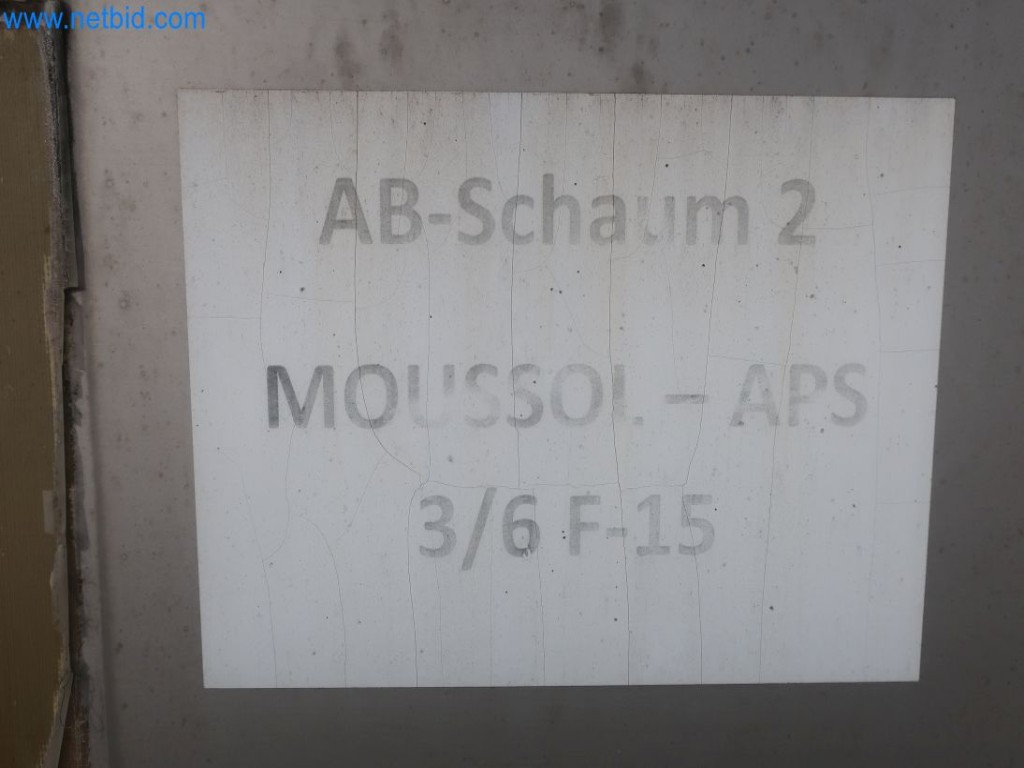 Zakłady produkcji i magazynowania mineralnych produktów olejowych, jak również surowców i produktów gotowych do produkcji smarów.-4