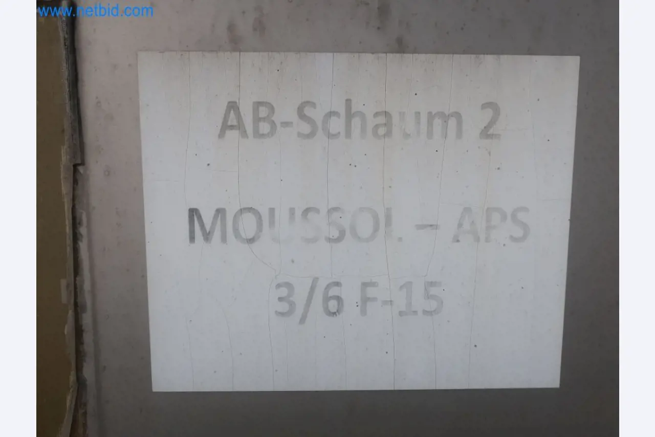 Závody na výrobu a skladování produktů z minerálních olejů, jakož i vstupů a hotových výrobků pro výrobu maziv.-4