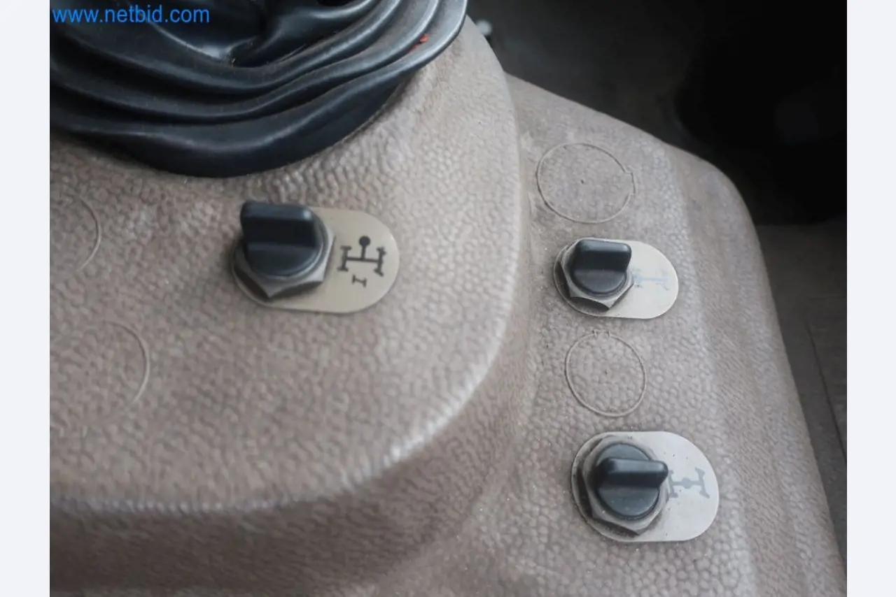 Instalações para a produção e armazenamento de produtos de óleo mineral, bem como de insumos e produtos acabados para a produção de lubrificantes-9