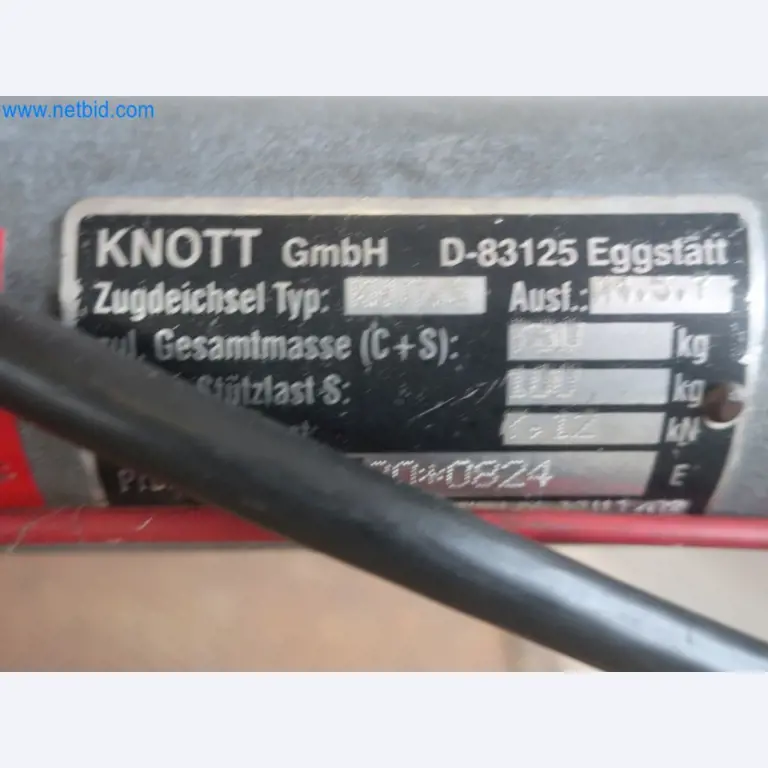 Zakłady produkcji i magazynowania mineralnych produktów olejowych, jak również surowców i produktów gotowych do produkcji smarów.-13