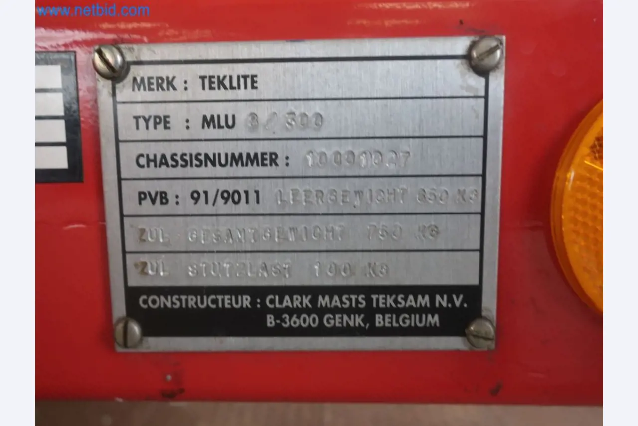 Zakłady produkcji i magazynowania mineralnych produktów olejowych, jak również surowców i produktów gotowych do produkcji smarów.-4