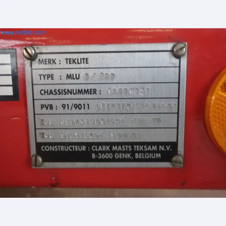 Zakłady produkcji i magazynowania mineralnych produktów olejowych, jak również surowców i produktów gotowych do produkcji smarów.-4