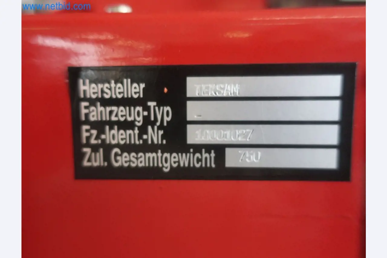 Zakłady produkcji i magazynowania mineralnych produktów olejowych, jak również surowców i produktów gotowych do produkcji smarów.-5