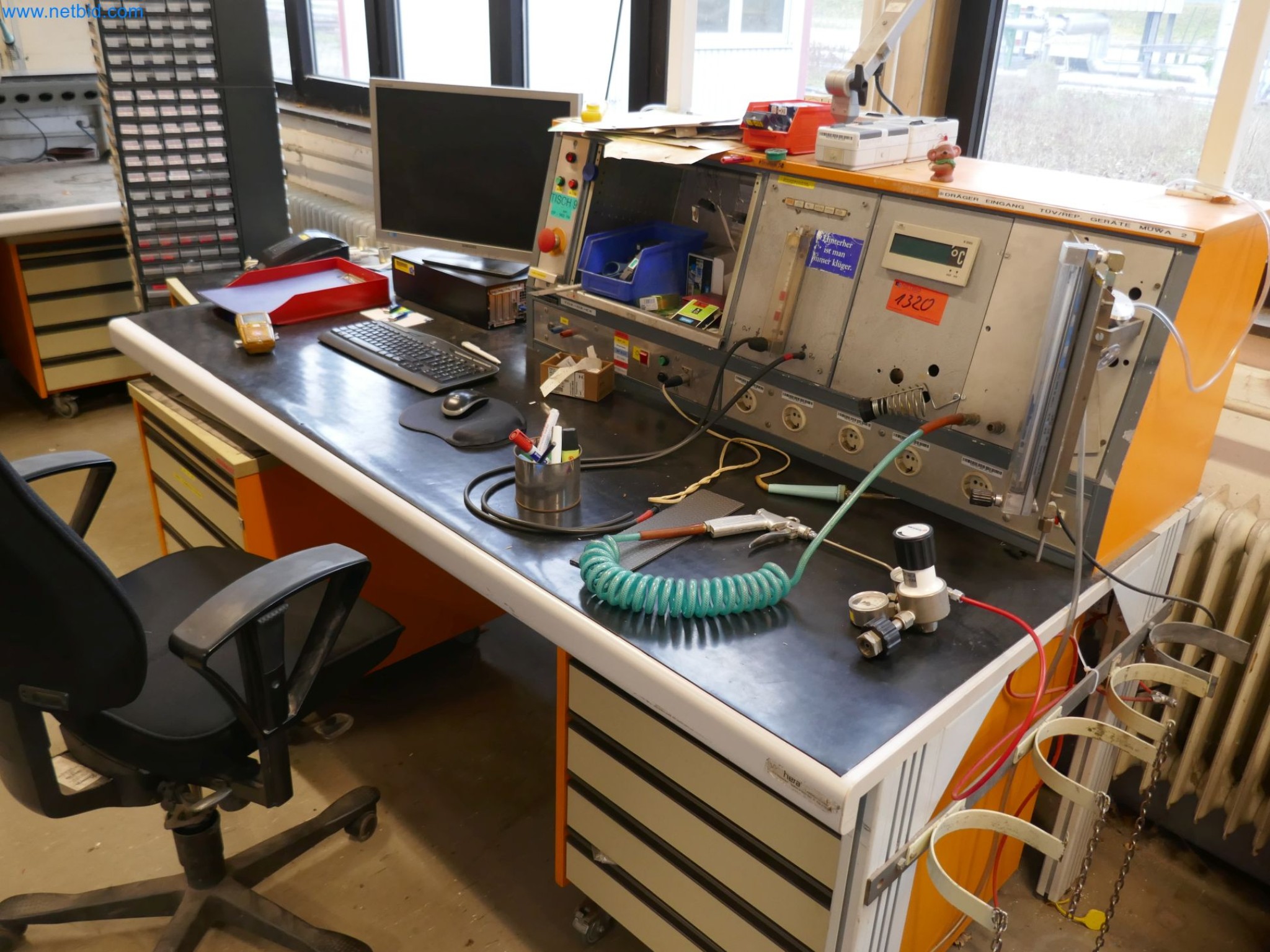 Installations pour la fabrication et le stockage de produits pétroliers ainsi que de produits d'alimentation et de produits finis pour la fabrication de lubrifiants-1