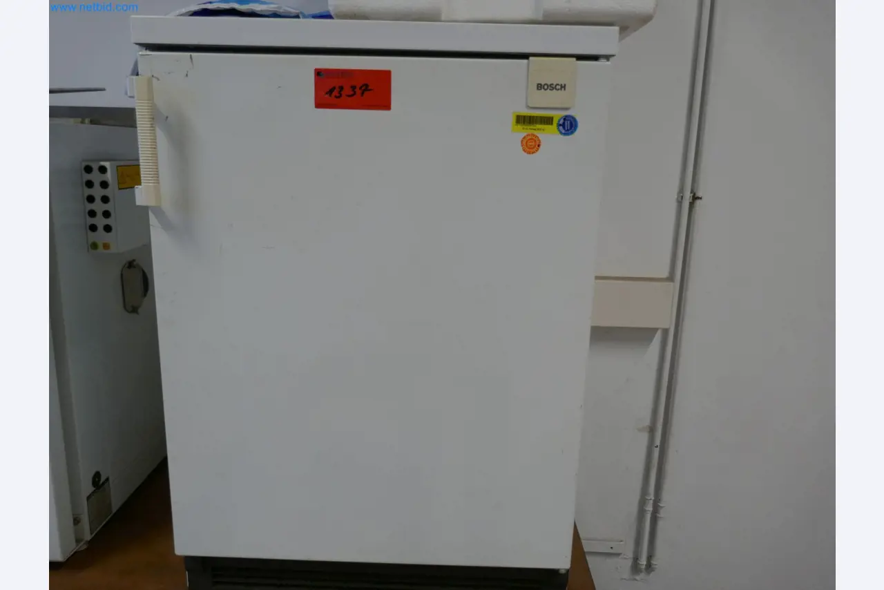 Plants for the production and storage of mineral oil products as well as input and finished products for the production of lubricants-1