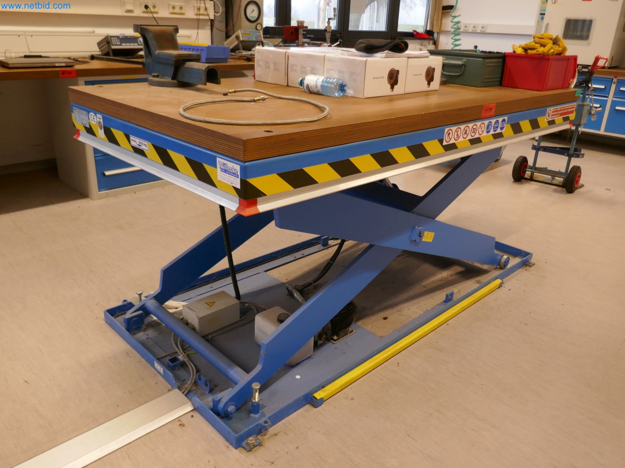 Plants for the production and storage of mineral oil products as well as input and finished products for the production of lubricants-1