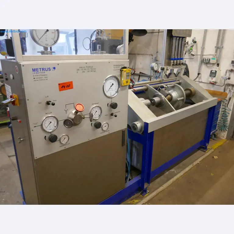 Zakłady produkcji i magazynowania mineralnych produktów olejowych, jak również surowców i produktów gotowych do produkcji smarów.-1