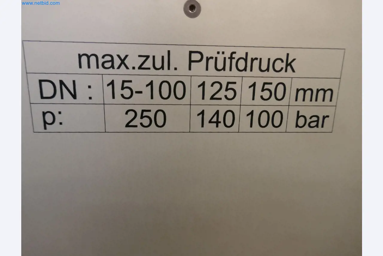 Zakłady produkcji i magazynowania mineralnych produktów olejowych, jak również surowców i produktów gotowych do produkcji smarów.-4