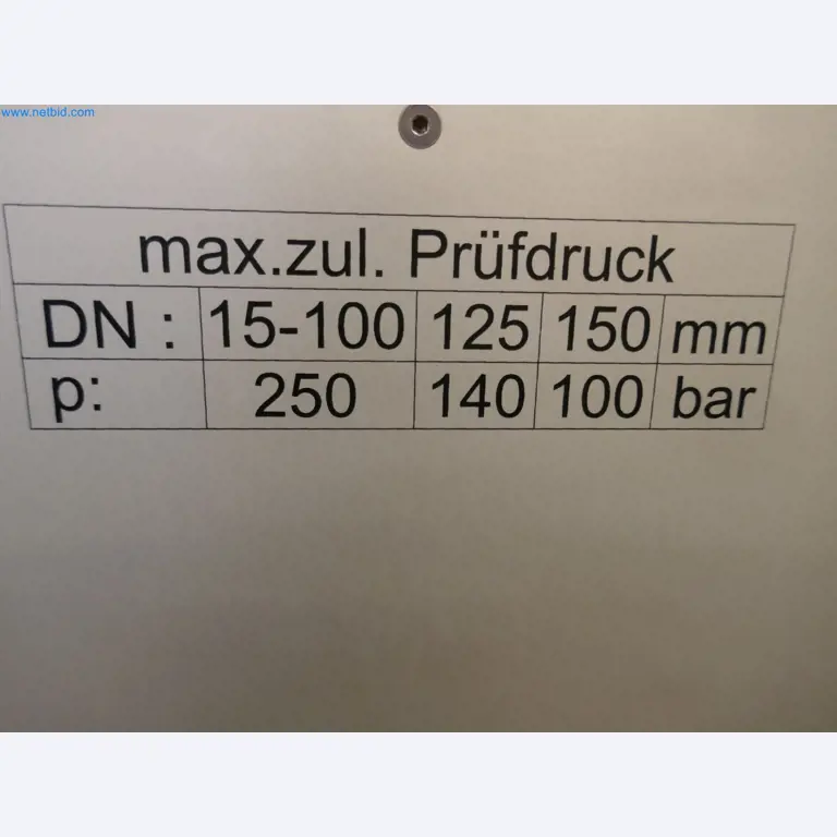 Zakłady produkcji i magazynowania mineralnych produktów olejowych, jak również surowców i produktów gotowych do produkcji smarów.-4