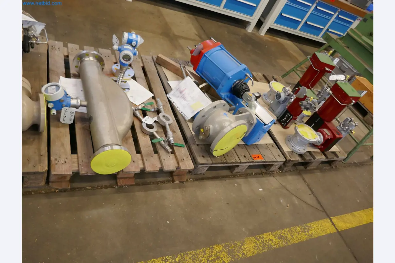 Installations pour la fabrication et le stockage de produits pétroliers ainsi que de produits d'alimentation et de produits finis pour la fabrication de lubrifiants-2