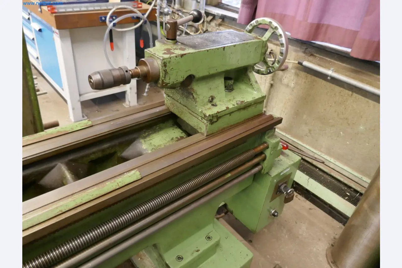 Zakłady produkcji i magazynowania mineralnych produktów olejowych, jak również surowców i produktów gotowych do produkcji smarów.-4