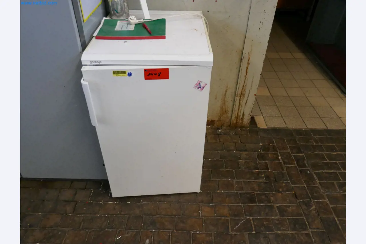 Zakłady produkcji i magazynowania mineralnych produktów olejowych, jak również surowców i produktów gotowych do produkcji smarów.-1