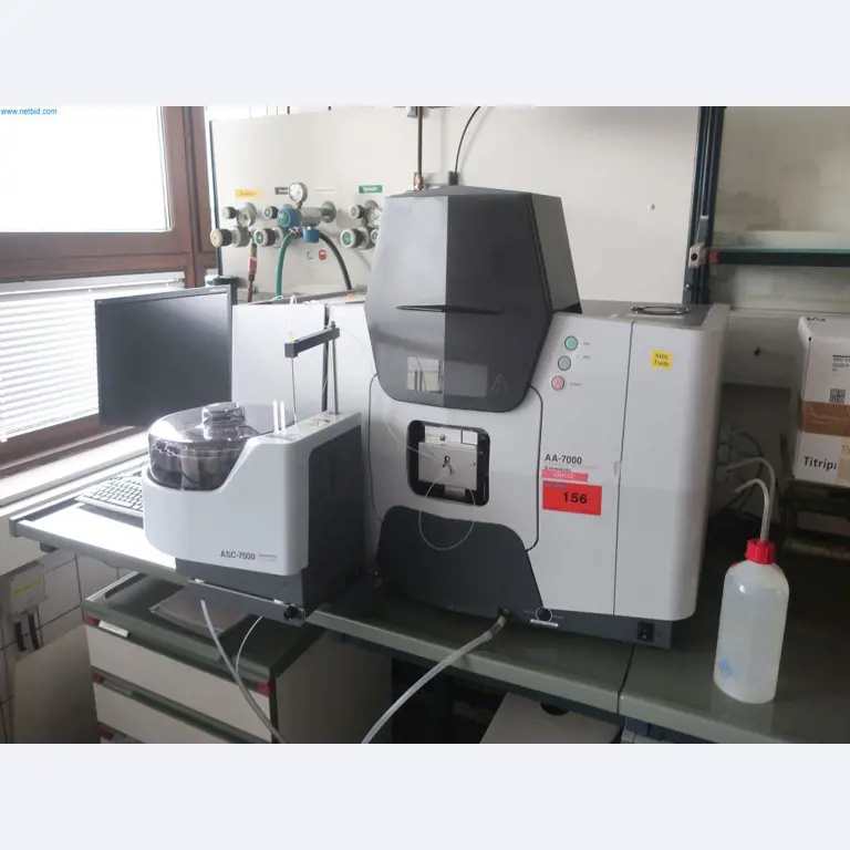 Zakłady produkcji i magazynowania mineralnych produktów olejowych, jak również surowców i produktów gotowych do produkcji smarów.-4