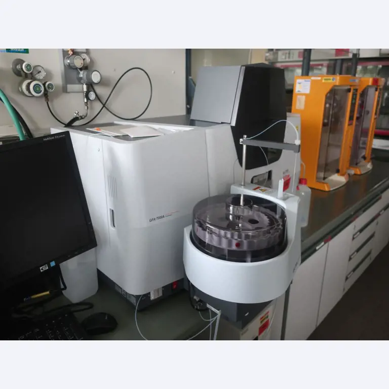 Zakłady produkcji i magazynowania mineralnych produktów olejowych, jak również surowców i produktów gotowych do produkcji smarów.-5