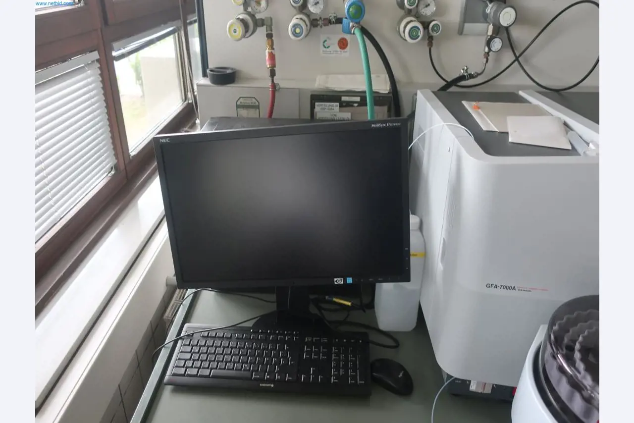 Zakłady produkcji i magazynowania mineralnych produktów olejowych, jak również surowców i produktów gotowych do produkcji smarów.-7