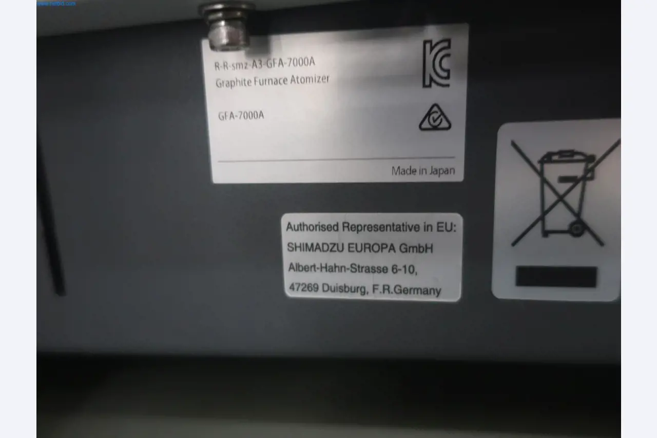 Zakłady produkcji i magazynowania mineralnych produktów olejowych, jak również surowców i produktów gotowych do produkcji smarów.-8