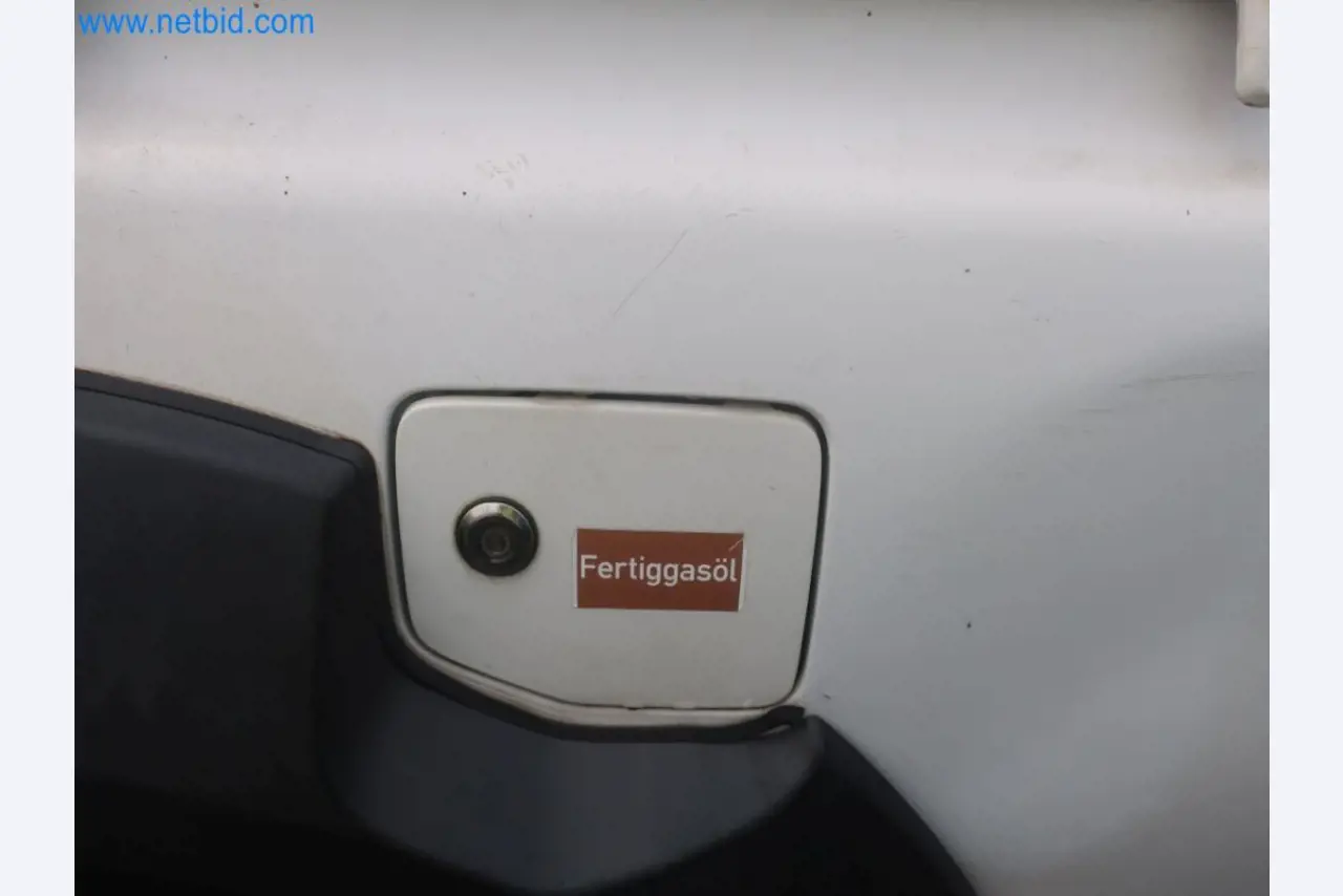 Zakłady produkcji i magazynowania mineralnych produktów olejowych, jak również surowców i produktów gotowych do produkcji smarów.-10