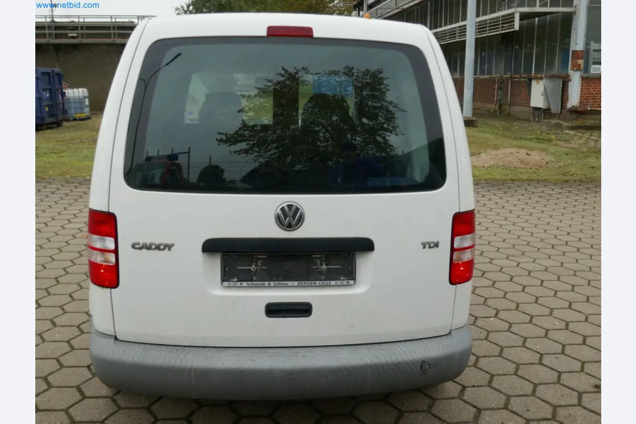 Zakłady produkcji i magazynowania mineralnych produktów olejowych, jak również surowców i produktów gotowych do produkcji smarów.-5