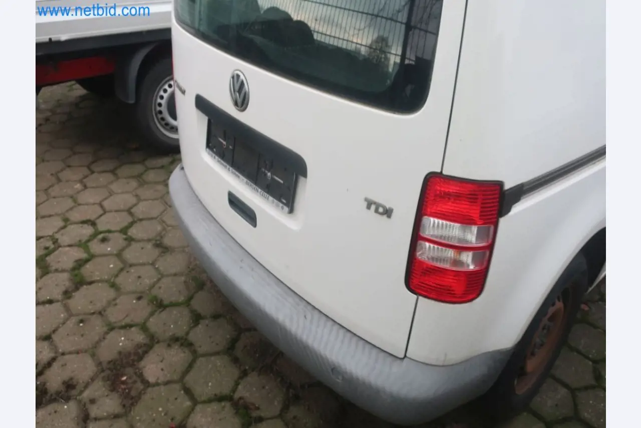 Zakłady produkcji i magazynowania mineralnych produktów olejowych, jak również surowców i produktów gotowych do produkcji smarów.-6