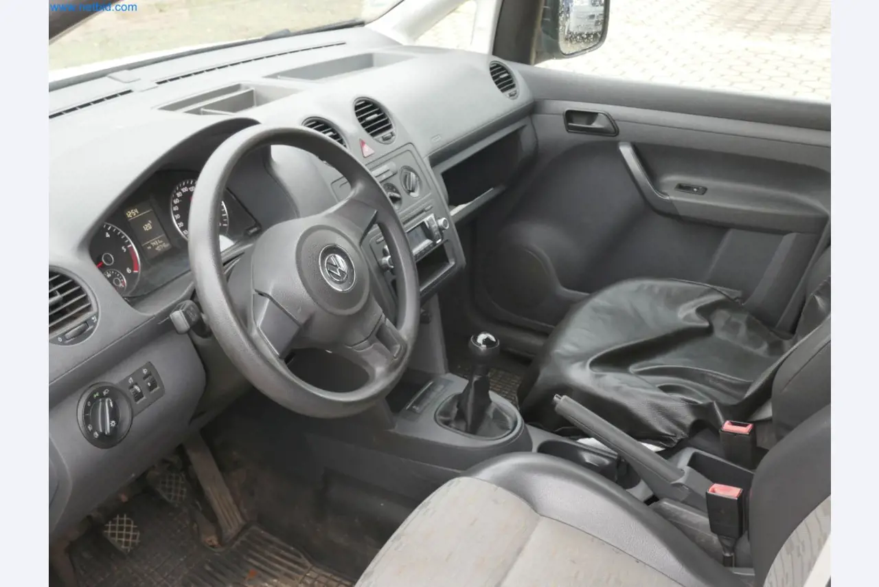 Zakłady produkcji i magazynowania mineralnych produktów olejowych, jak również surowców i produktów gotowych do produkcji smarów.-8