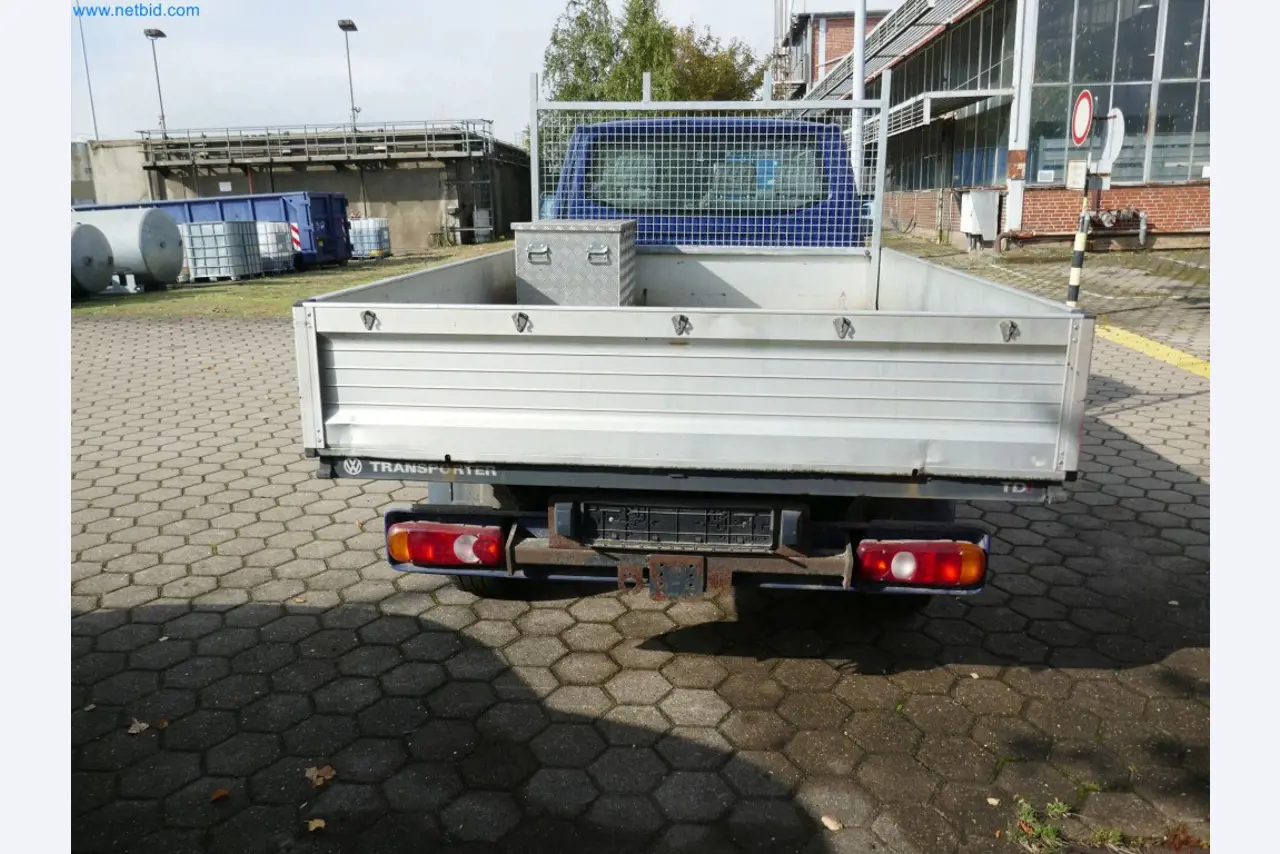 Zakłady produkcji i magazynowania mineralnych produktów olejowych, jak również surowców i produktów gotowych do produkcji smarów.-5