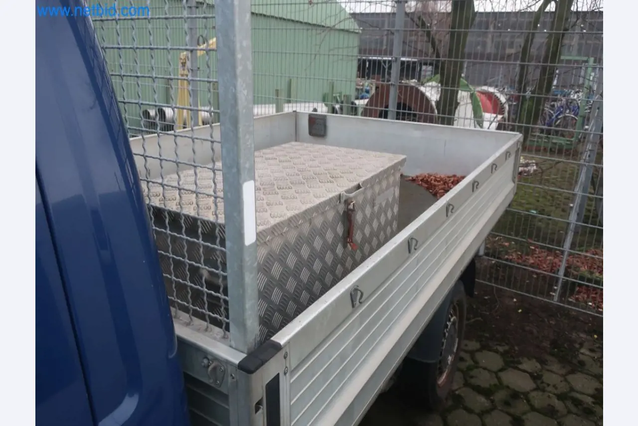 Zakłady produkcji i magazynowania mineralnych produktów olejowych, jak również surowców i produktów gotowych do produkcji smarów.-9