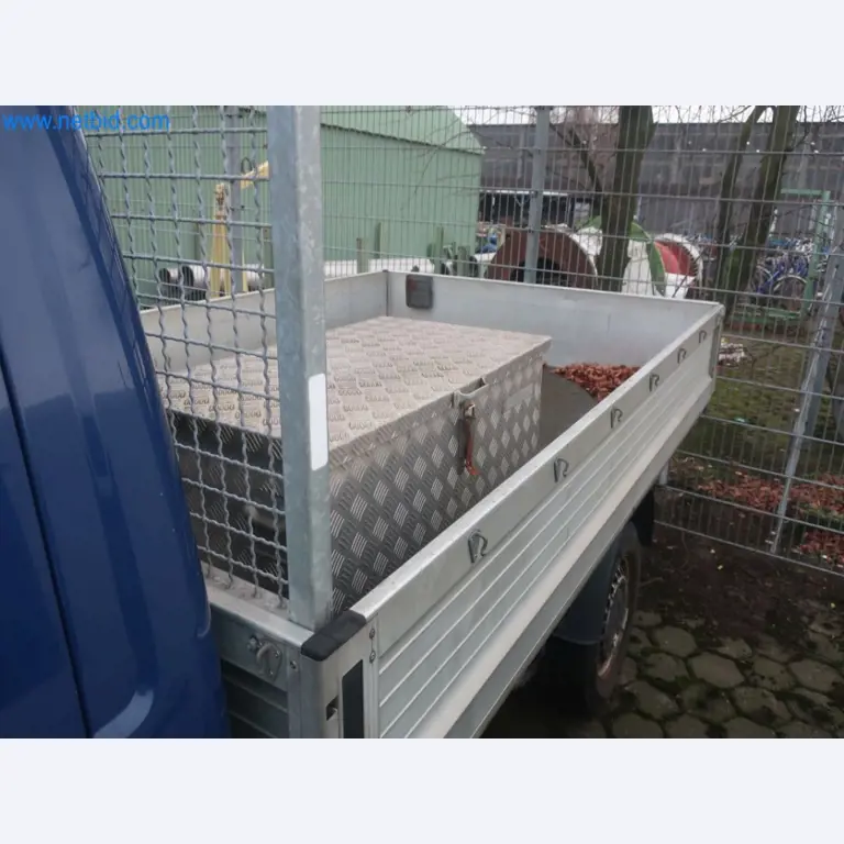 Zakłady produkcji i magazynowania mineralnych produktów olejowych, jak również surowców i produktów gotowych do produkcji smarów.-9