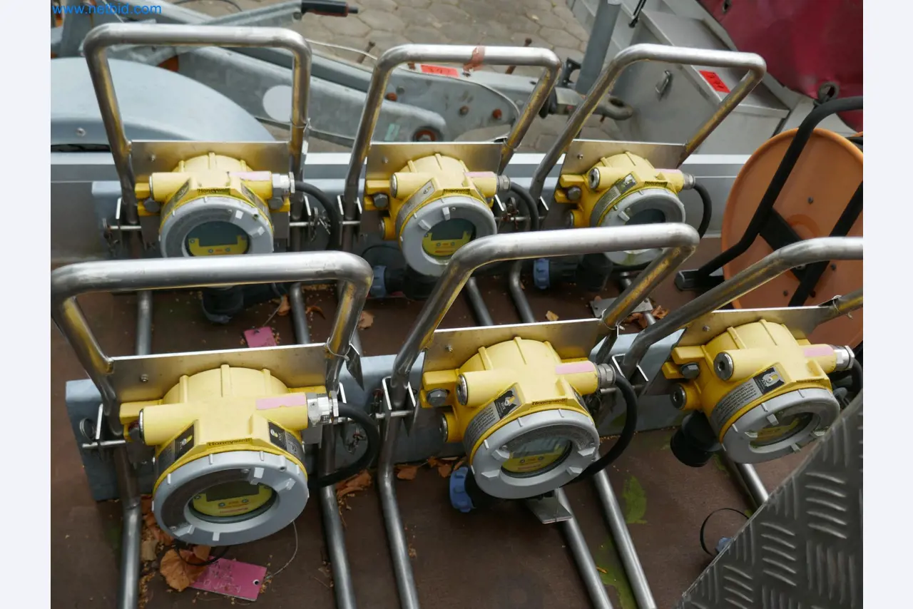 Zakłady produkcji i magazynowania mineralnych produktów olejowych, jak również surowców i produktów gotowych do produkcji smarów.-4