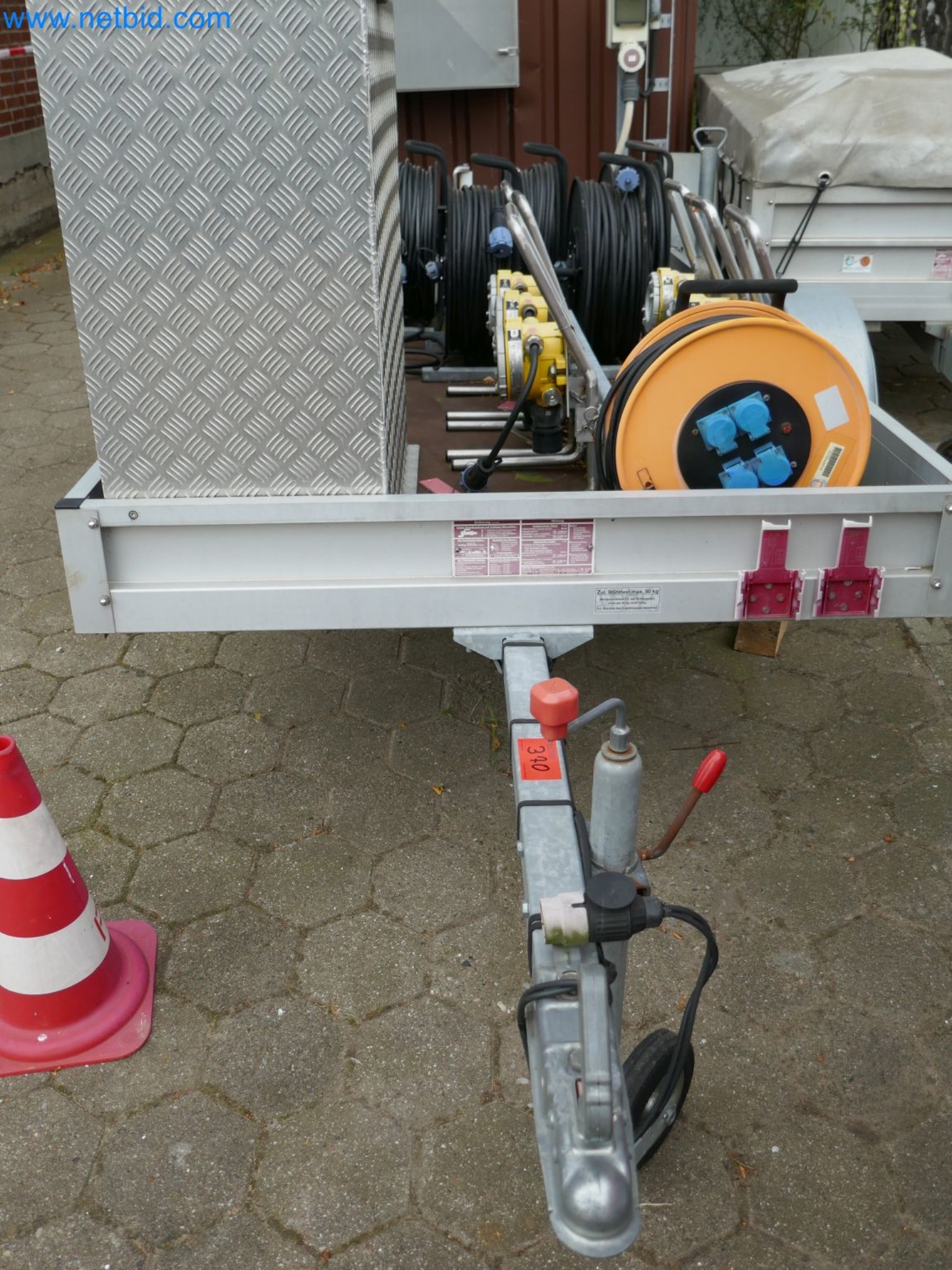 Magazinbestände, Rohöl-/Gas-Öl-/Einsatzpumpen sowie Betriebsausstattung einer Raffinerie-5