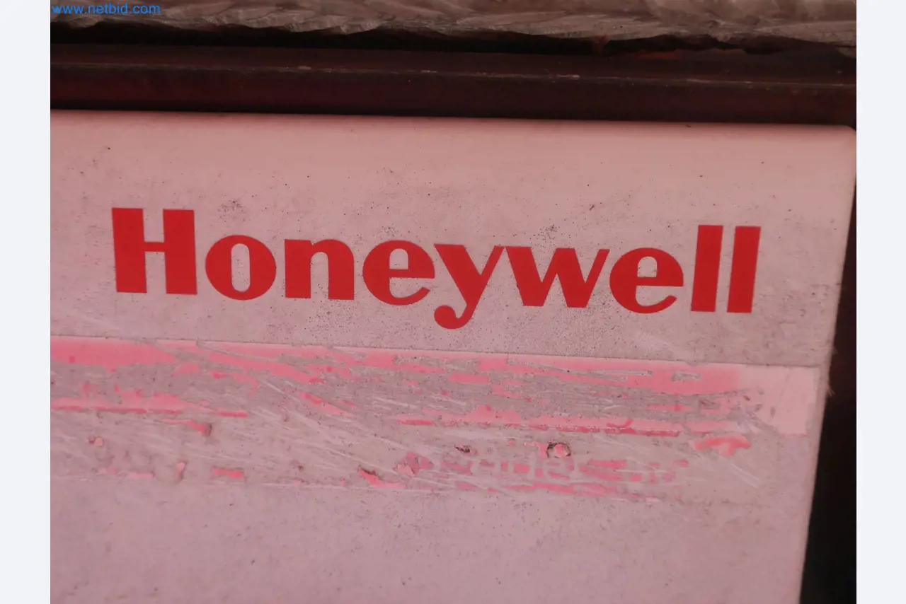 Zakłady produkcji i magazynowania mineralnych produktów olejowych, jak również surowców i produktów gotowych do produkcji smarów.-7