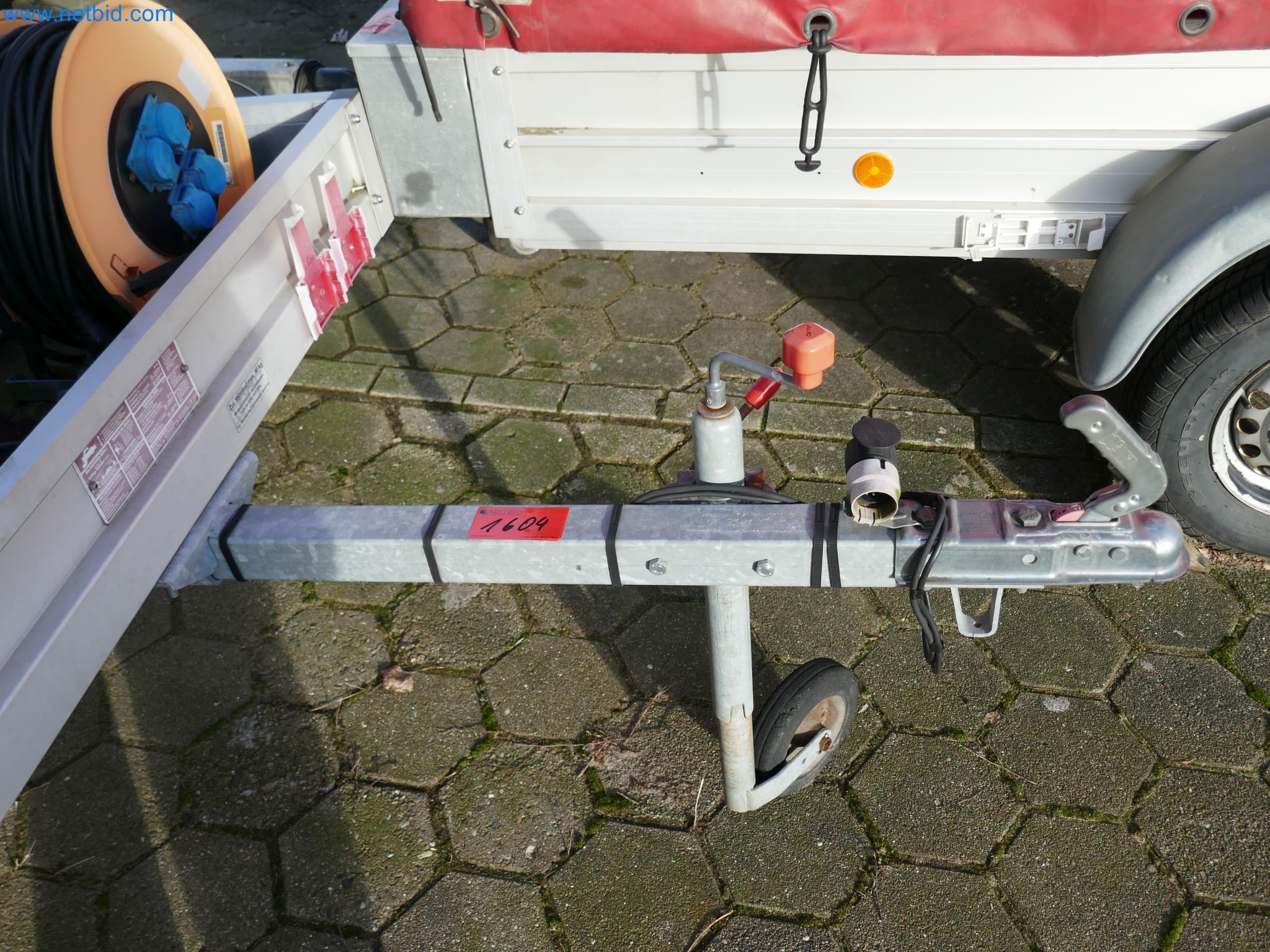 Magazinbestände, Rohöl-/Gas-Öl-/Einsatzpumpen sowie Betriebsausstattung einer Raffinerie-9