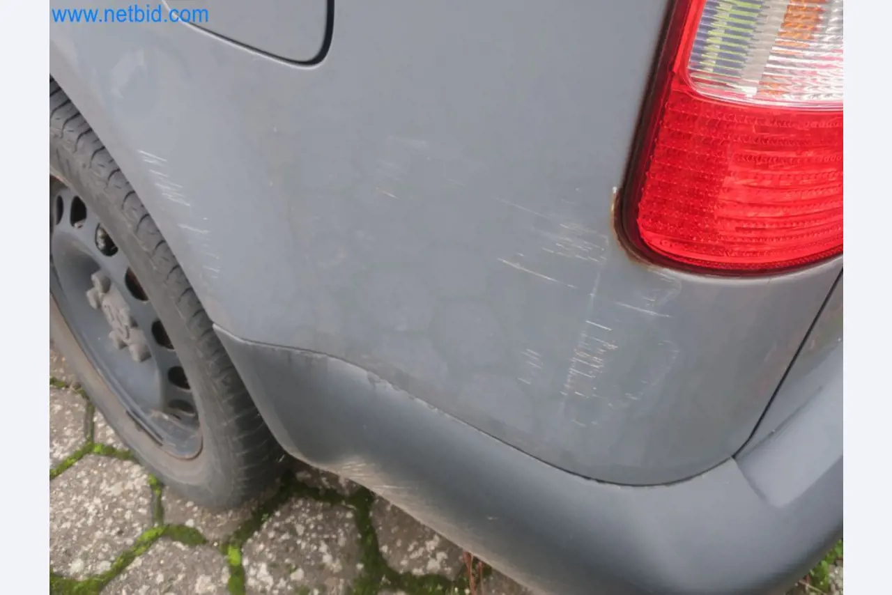 Zakłady produkcji i magazynowania mineralnych produktów olejowych, jak również surowców i produktów gotowych do produkcji smarów.-12