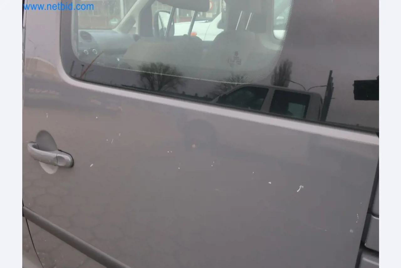 Zakłady produkcji i magazynowania mineralnych produktów olejowych, jak również surowców i produktów gotowych do produkcji smarów.-14