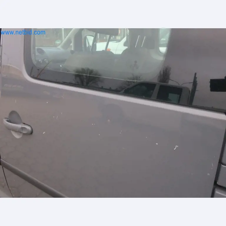 Zakłady produkcji i magazynowania mineralnych produktów olejowych, jak również surowców i produktów gotowych do produkcji smarów.-14