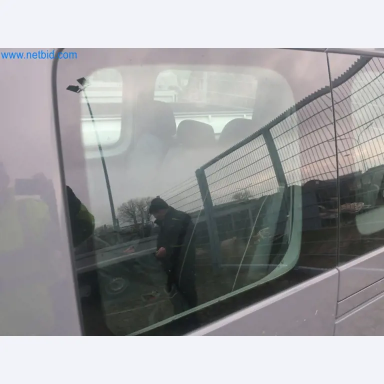 Zakłady produkcji i magazynowania mineralnych produktów olejowych, jak również surowców i produktów gotowych do produkcji smarów.-18