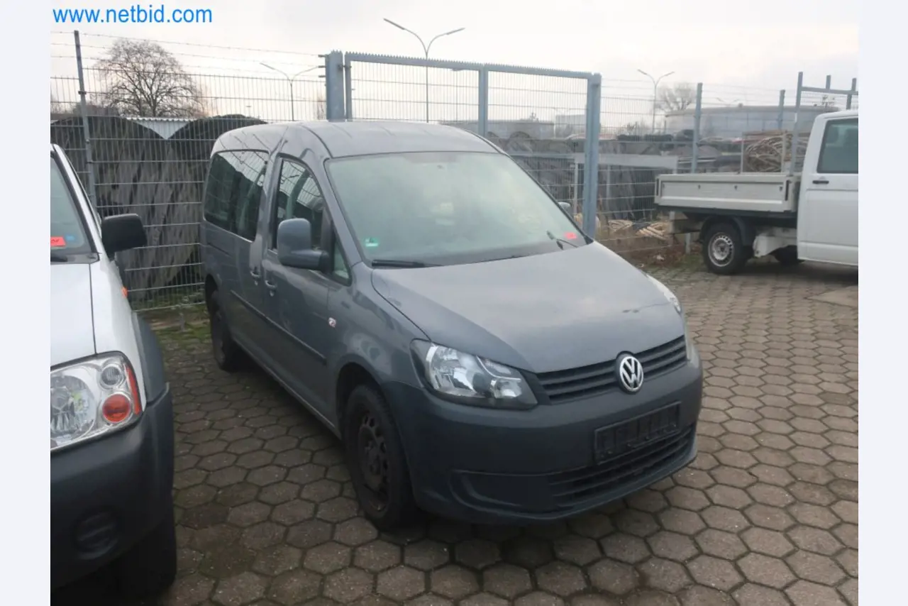 Zakłady produkcji i magazynowania mineralnych produktów olejowych, jak również surowców i produktów gotowych do produkcji smarów.-2