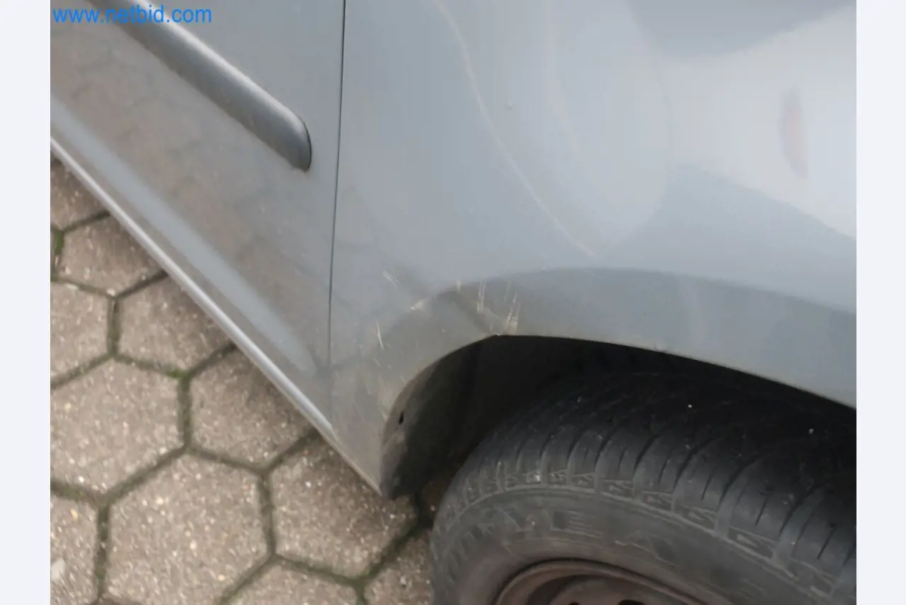 Zakłady produkcji i magazynowania mineralnych produktów olejowych, jak również surowców i produktów gotowych do produkcji smarów.-4