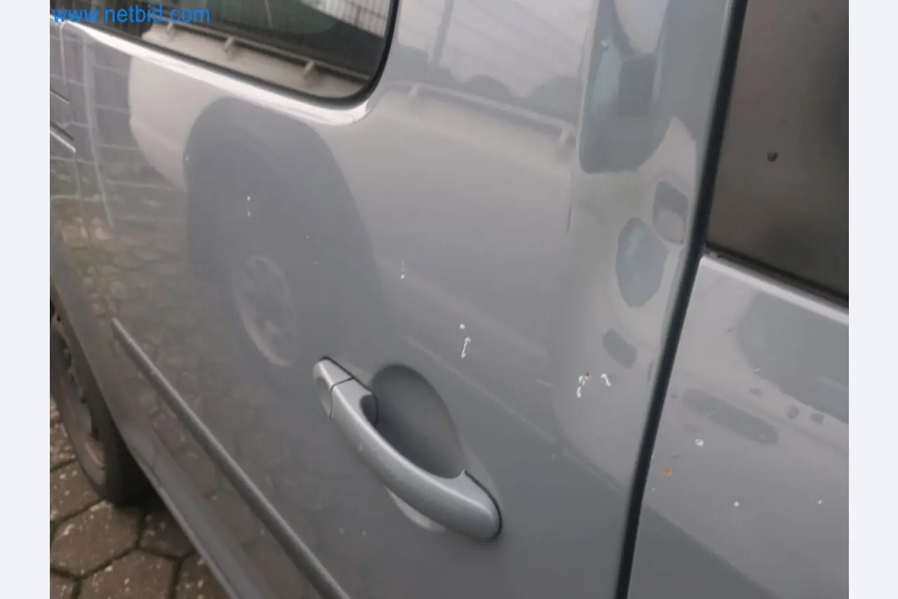 Zakłady produkcji i magazynowania mineralnych produktów olejowych, jak również surowców i produktów gotowych do produkcji smarów.-6