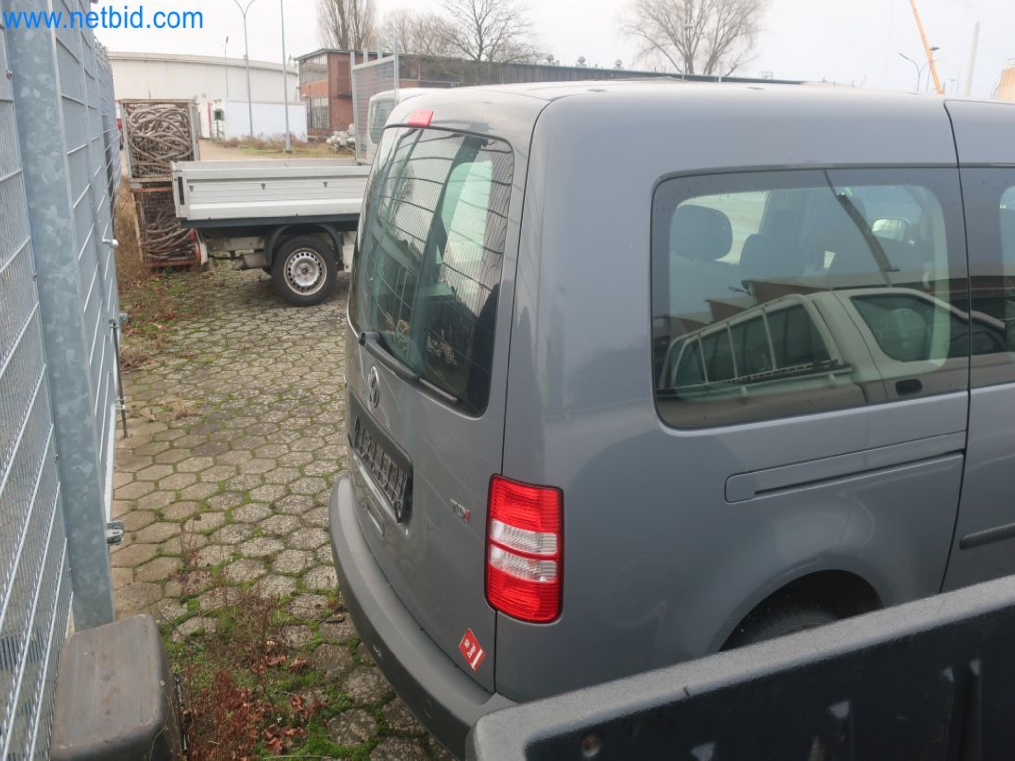 Plants for the production and storage of mineral oil products as well as input and finished products for the production of lubricants-9