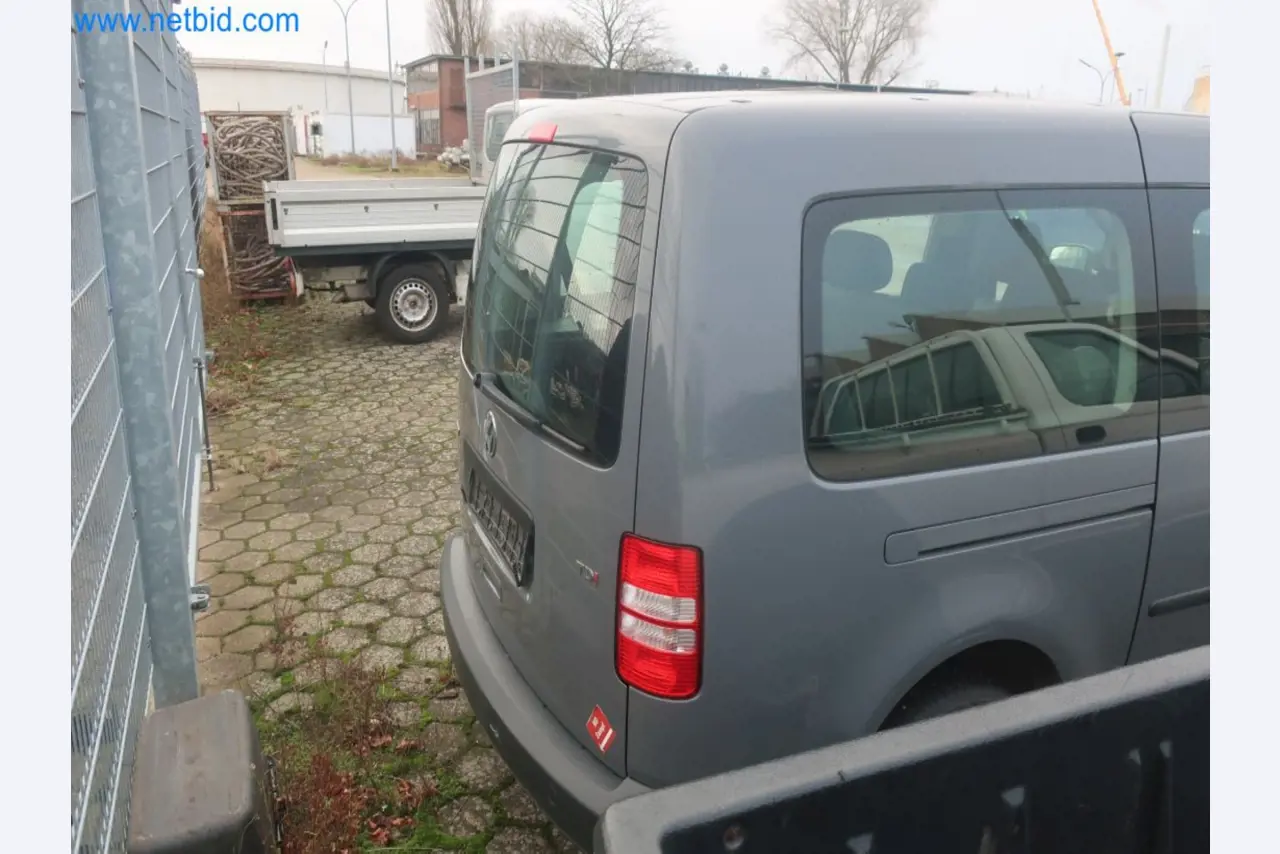 Zakłady produkcji i magazynowania mineralnych produktów olejowych, jak również surowców i produktów gotowych do produkcji smarów.-9