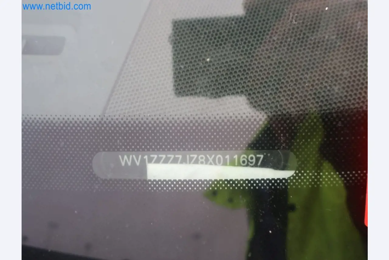 Zakłady produkcji i magazynowania mineralnych produktów olejowych, jak również surowców i produktów gotowych do produkcji smarów.-10