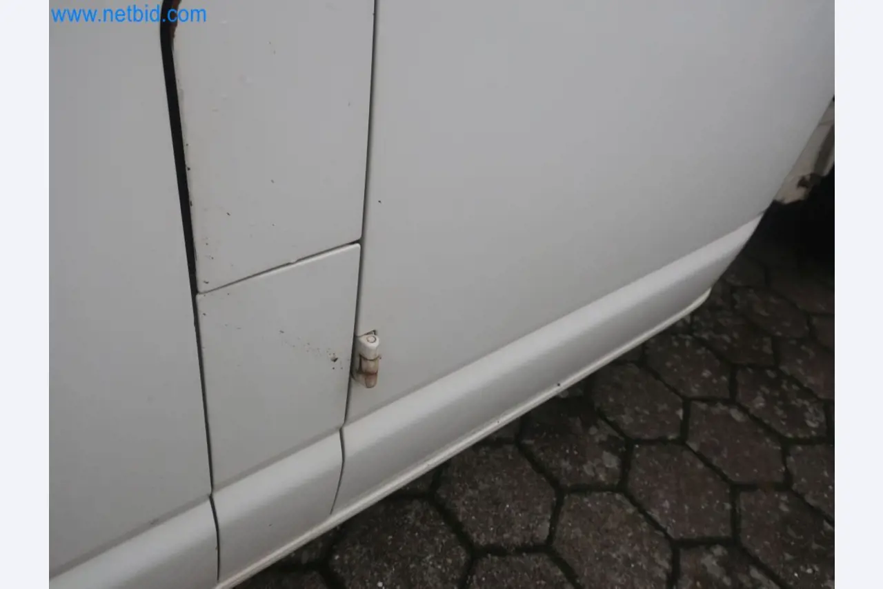 Zakłady produkcji i magazynowania mineralnych produktów olejowych, jak również surowców i produktów gotowych do produkcji smarów.-5