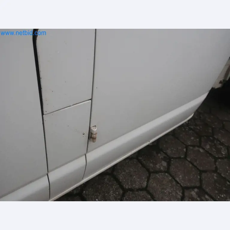 Zakłady produkcji i magazynowania mineralnych produktów olejowych, jak również surowców i produktów gotowych do produkcji smarów.-5